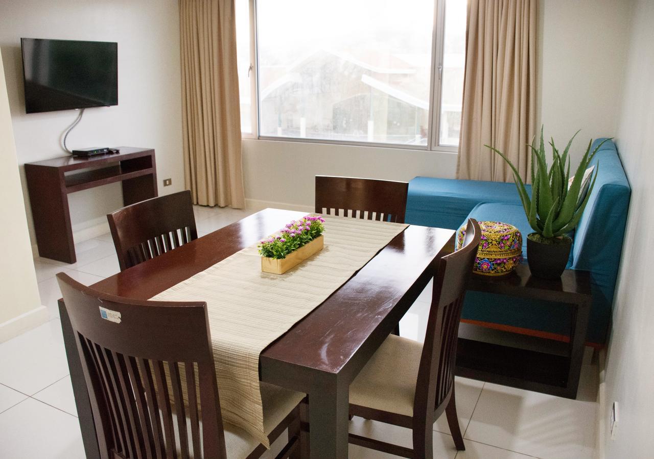 Alicia Apartelle Cebu Buitenkant foto